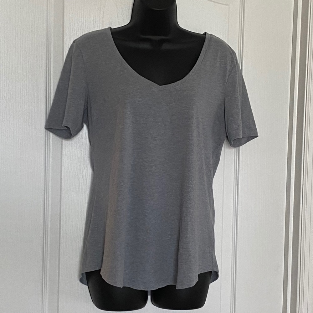 Victoria’s Secret Gray V Neck Top Size L